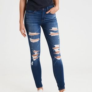 Hi waisted American Eagle distressed jeans